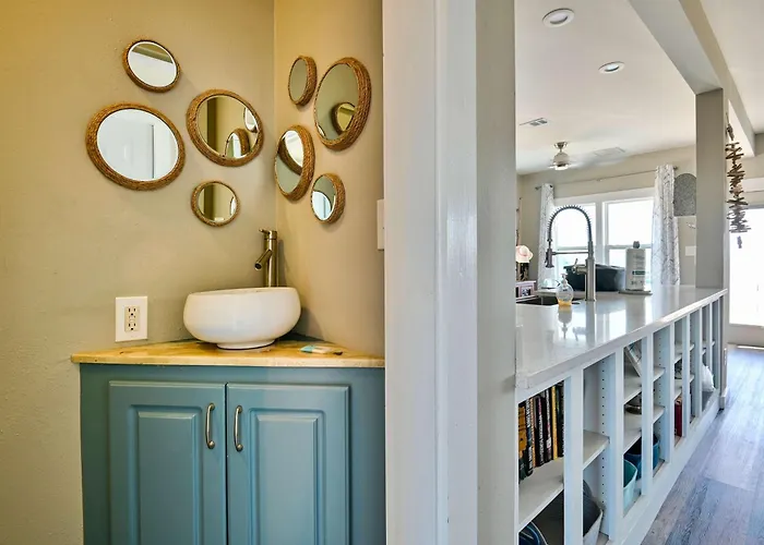 Beachside Coastal Retreat - Pet Friendly With Free Activities Holiday home *