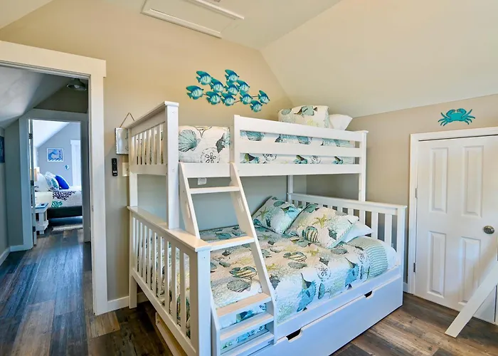 Holiday home Beachside Coastal Retreat - Pet Friendly With Free Activities Gulf Shores